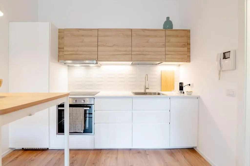 Luxury 1 Bedroom Apartment, Close To San Siro, Fiera And 10 Min Metro To Duomo Milano