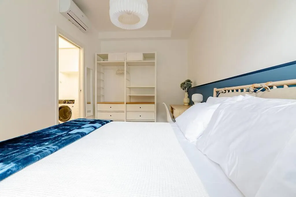 Luxury 1 Bedroom Apartment, Close To San Siro, Fiera And 10 Min Metro To Duomo Milano 0*,  Italia