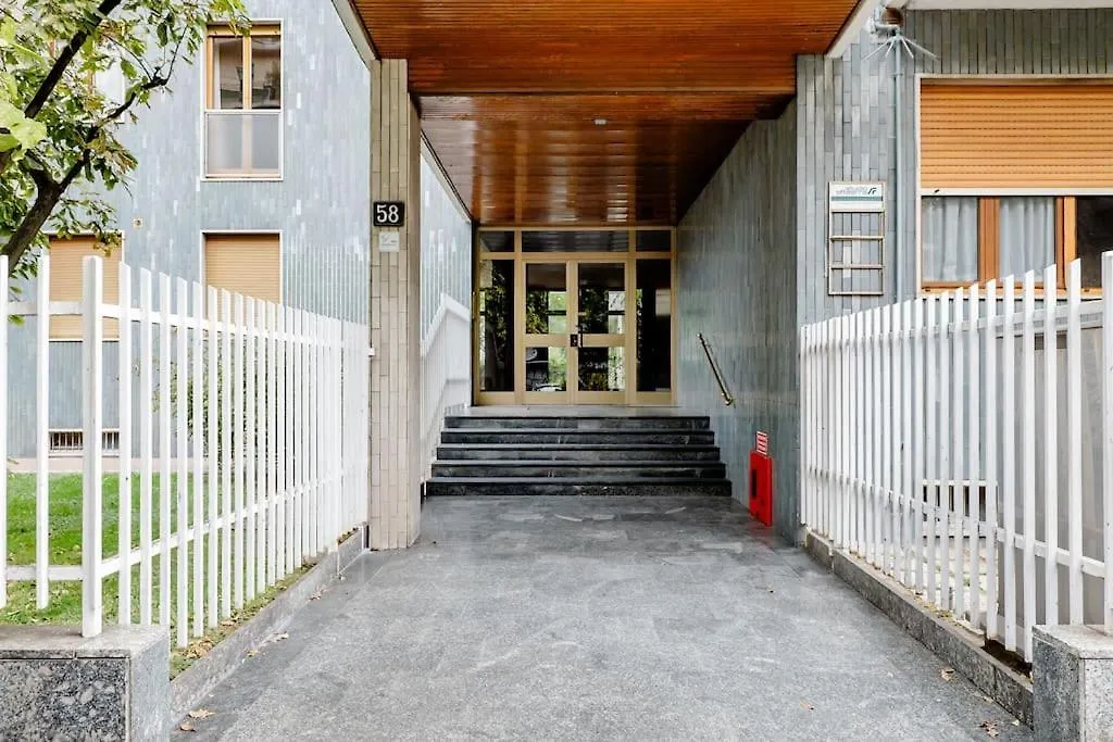 Luxury 1 Bedroom Apartment, Close To San Siro, Fiera And 10 Min Metro To Duomo Milano Appartamento
