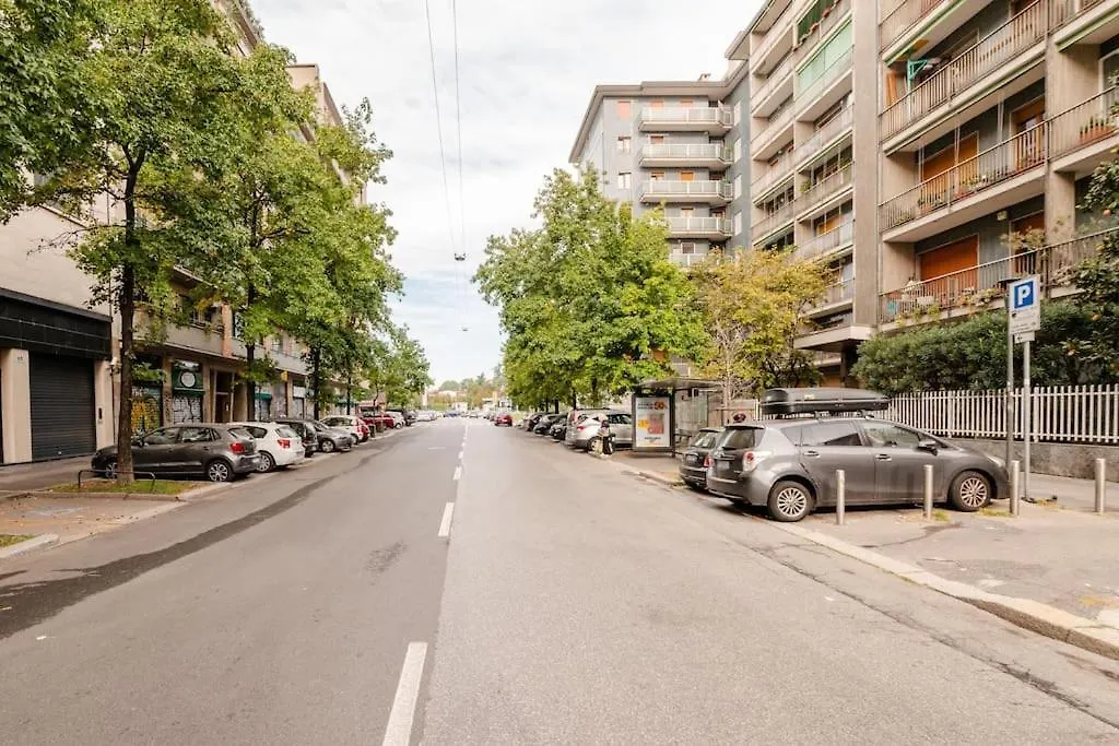 Luxury 1 Bedroom Apartment, Close To San Siro, Fiera And 10 Min Metro To Duomo Milano 0*,