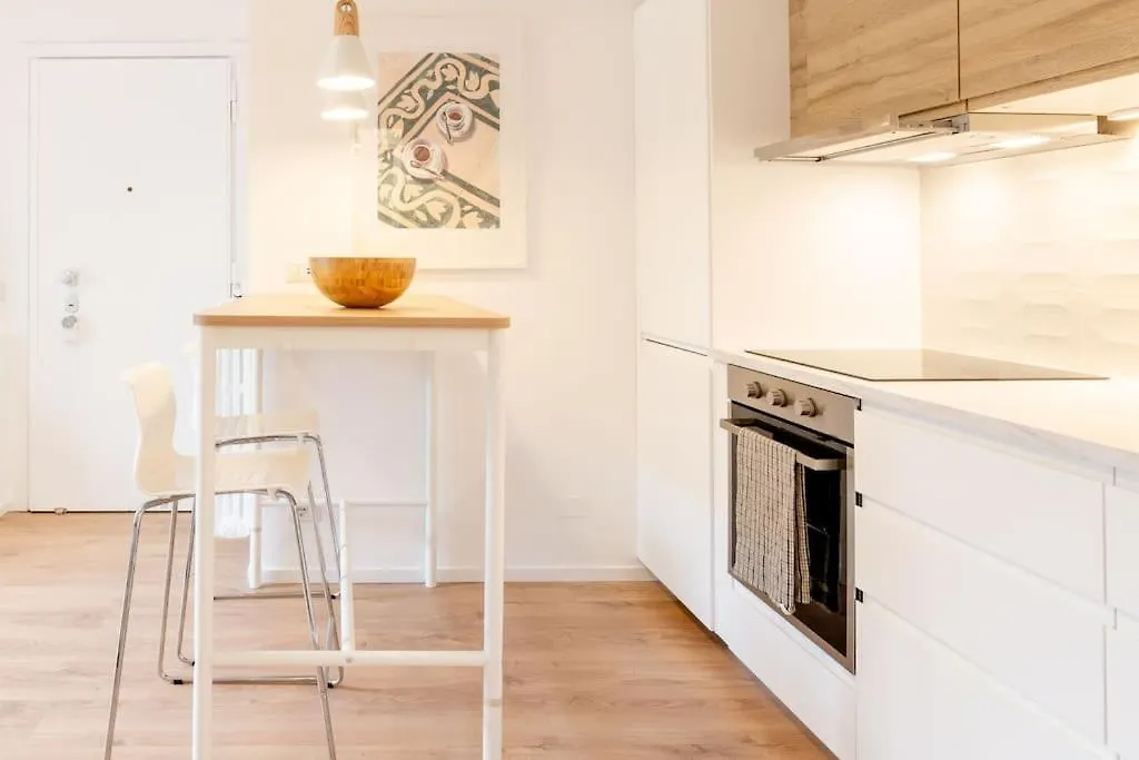 Luxury 1 Bedroom Apartment, Close To San Siro, Fiera And 10 Min Metro To Duomo Milano Appartamento