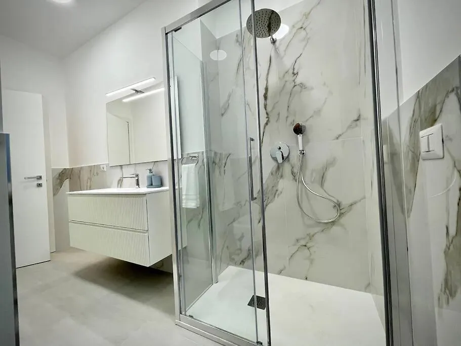 Appartamento Luxury 1 Bedroom Apartment, Close To San Siro, Fiera And 10 Min Metro To Duomo Milano