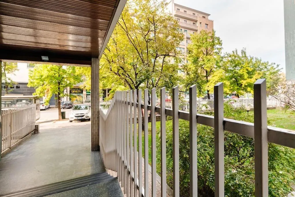 Luxury 1 Bedroom Apartment, Close To San Siro, Fiera And 10 Min Metro To Duomo Milano 0*,  Italia