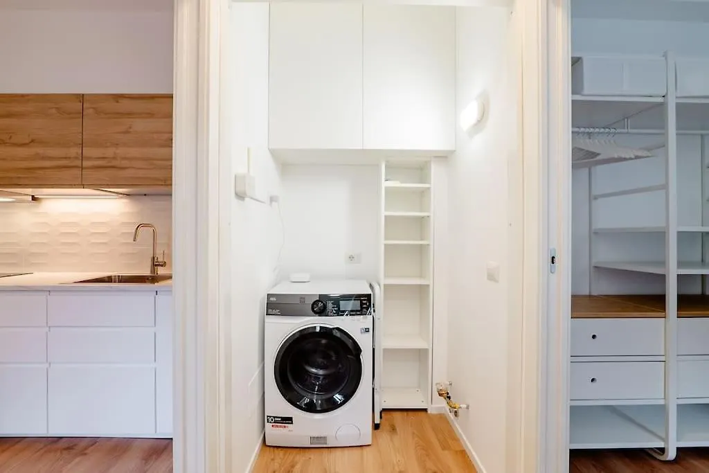 Apartment Luxury 1 Bedroom Apartment, Close To San Siro, Fiera And 10 Min Metro To Duomo Milan